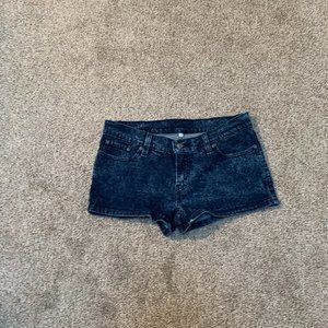 LEVI DENIM SHORTS SIZE 29  #110